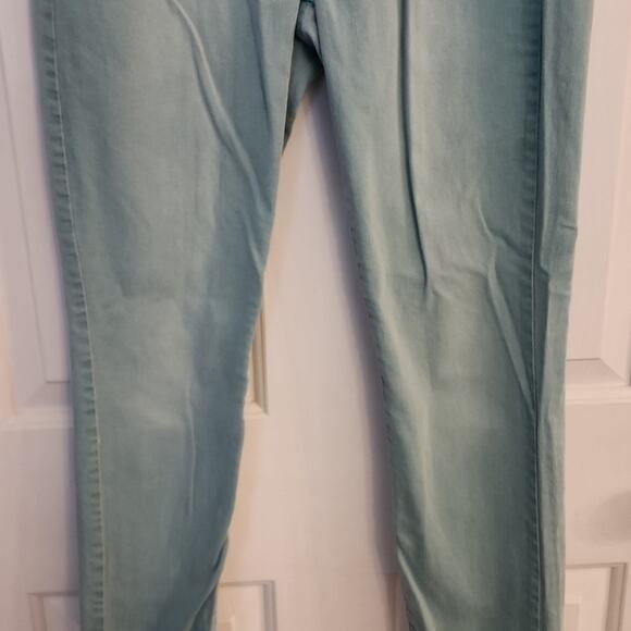 American Eagle Light Wash Jeans, 8 - Picture 3 of 9